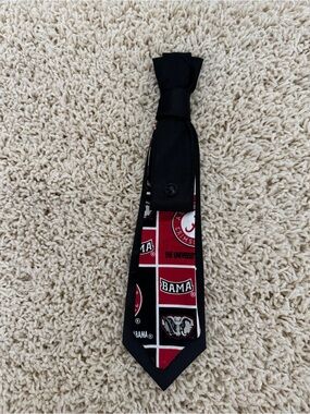 Men's Collegiate-Style Crimson & Black Logo Tie